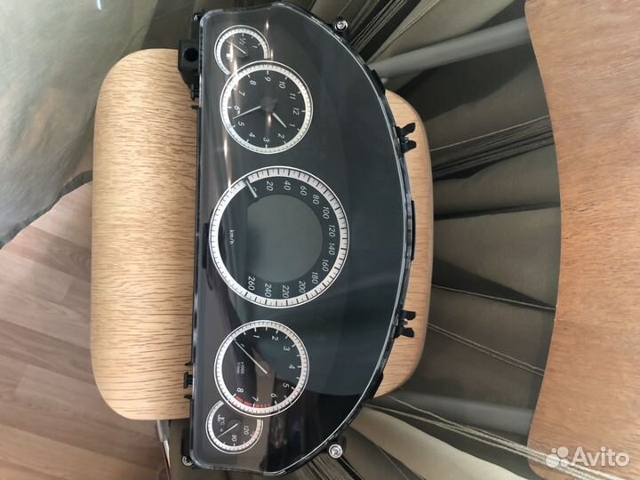 Приборка w212 монохром