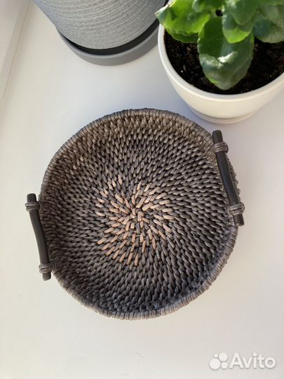 Плетеный поднос