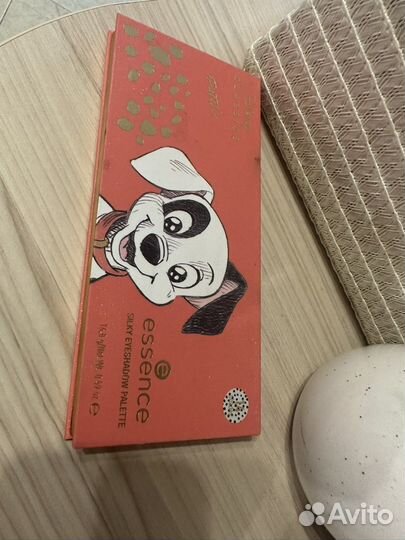 Палетка теней essence