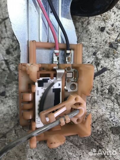 Датчик уровня топлива Toyota Corolla Fielder