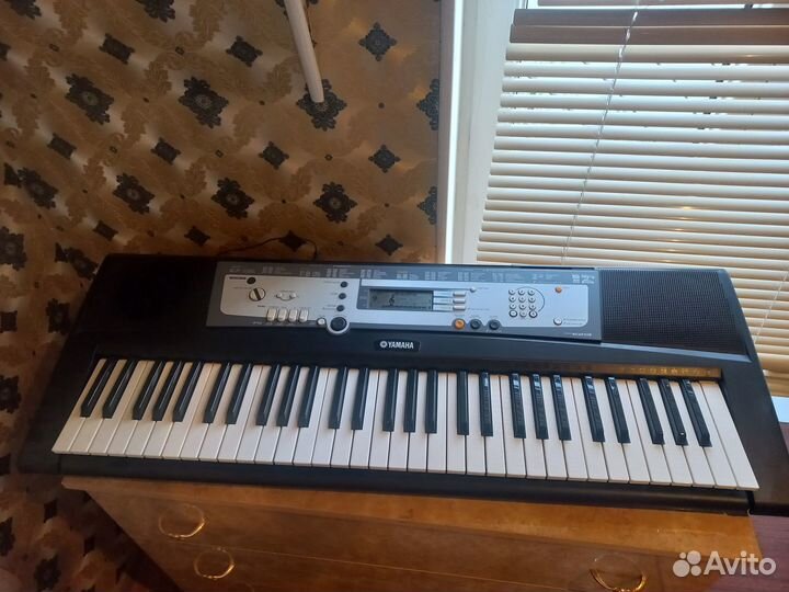 Yamaha синтезатор PSR E213
