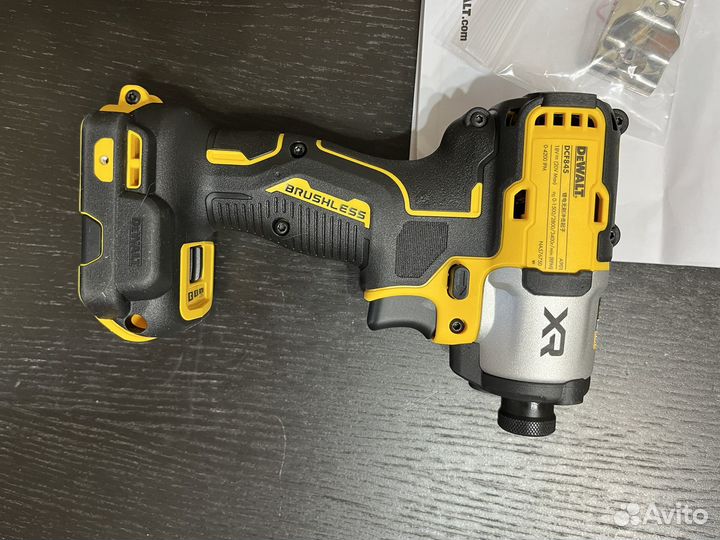 Винтоверт ударный dewalt dcf845