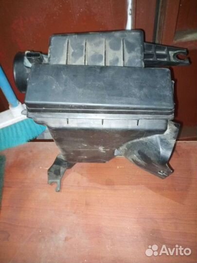 Корпус воздушного фильтра Nissan X-Trail 2.5