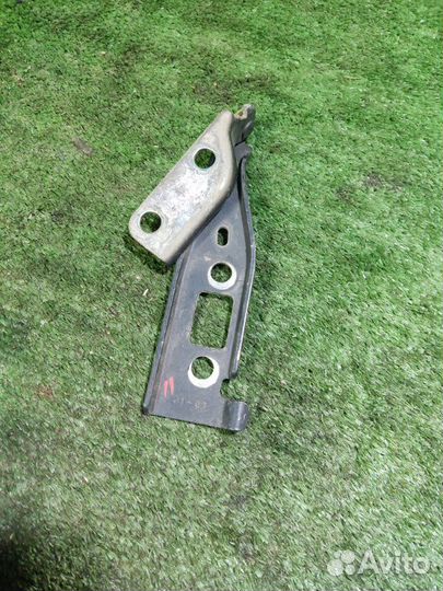 Петля капота левая Ford Fusion