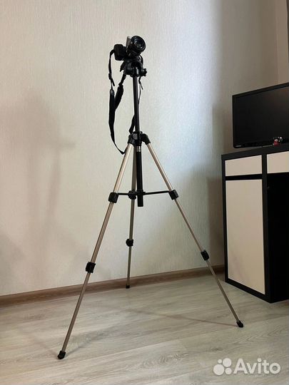 Фотоаппарат Sony Nex-5N со штативом, сумкой, флэш