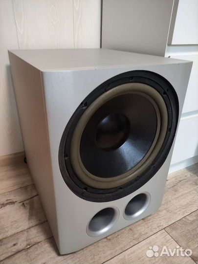 Активный сабвуфер