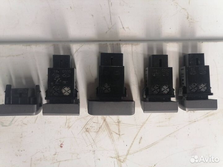 Кнопка (выключатель) Hyundai-Kia Accent 2 (LC) LC