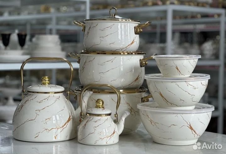 Набор кастрюль