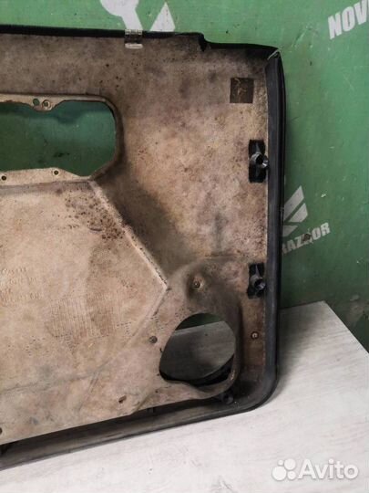 Обшивка двери передней правой Фольксваген Гольф