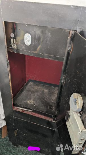 Сейф металлический большой