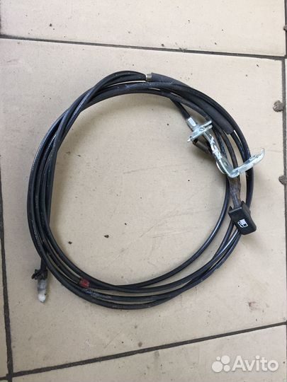 Трос лючка бензобака Mitsubishi Montero Sport 1