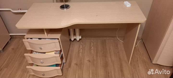 Письменный стол