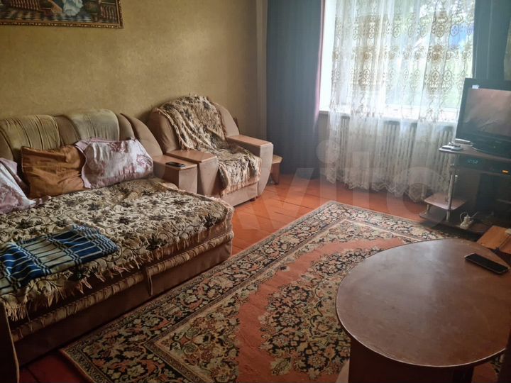 Дом 10 м² на участке 1 сот.