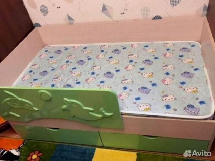 Красивая детская кровать