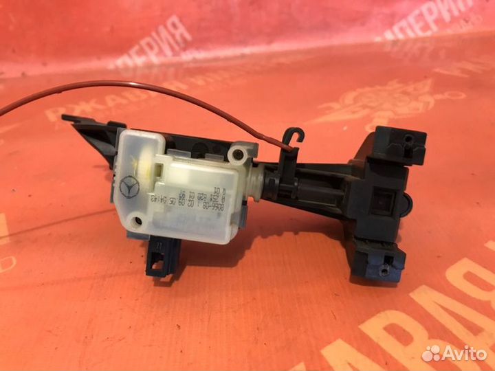 Активатор лючка бензобака задний Mercedes-Benz M