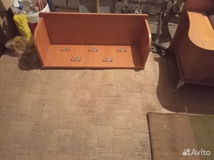 Вешалка + диван в прихожую