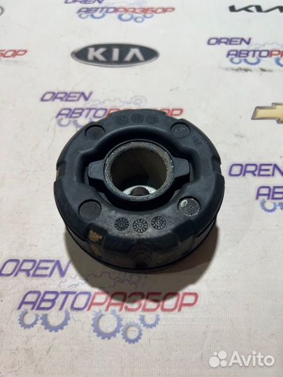 Подушка двигателя Renault Duster 1.6 K4M 2013