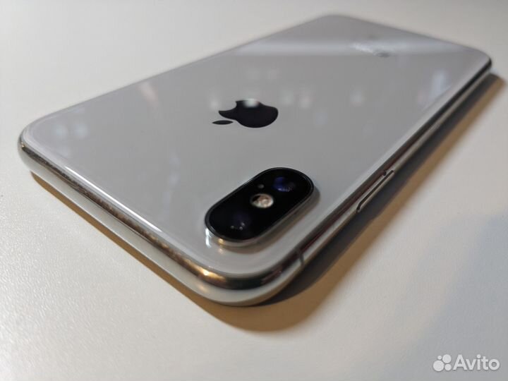 iPhone X, 64 ГБ