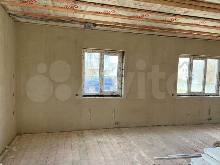 Коттедж 194 м² на участке 6 сот.