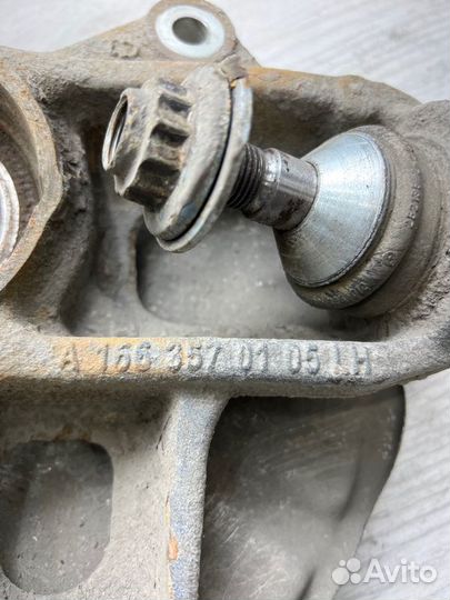 Кулак задний левый Mercedes-Benz Gl350 X166 X 166