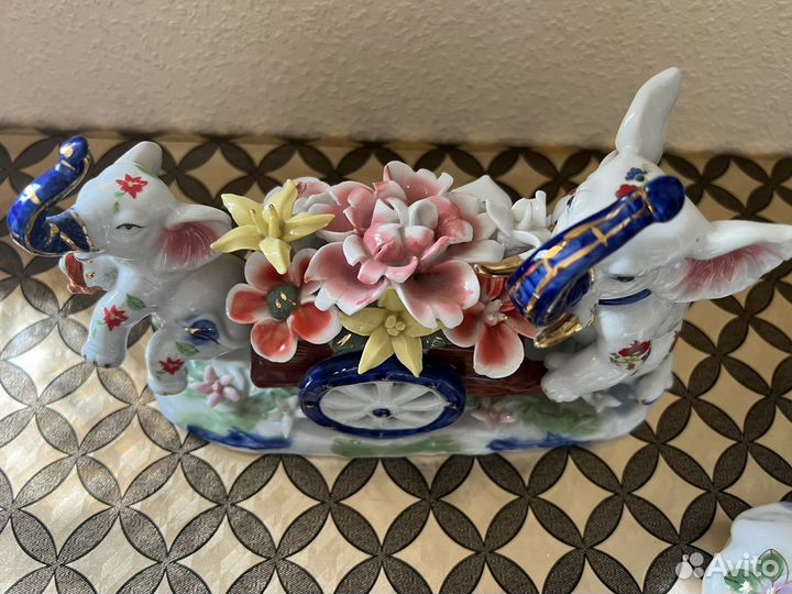 Слоники фарфоровые