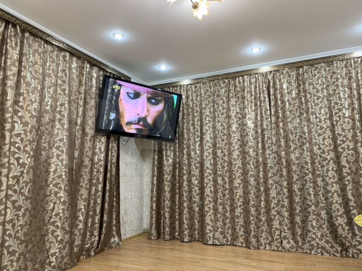 2-к. квартира, 53 м², 1/2 эт.