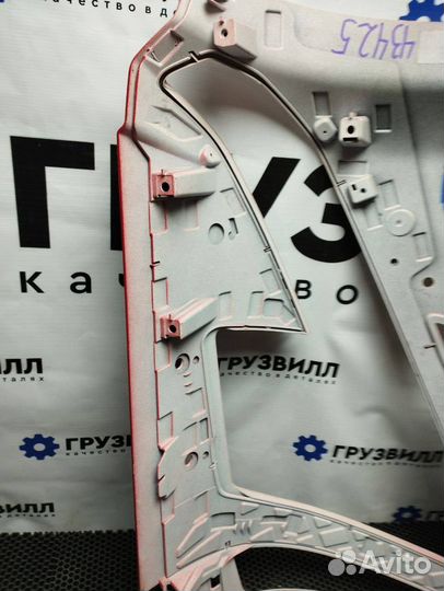 Окантовка левой фары Volvo FH5 84449120