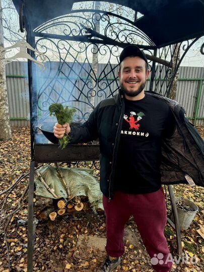 Живые и варёные дикие раки