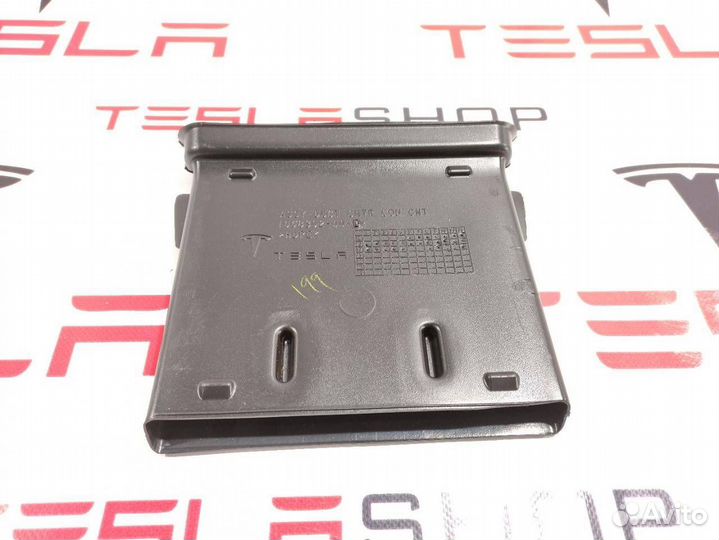 Воздуховод печки Tesla Model S 2016 1008302-00-D