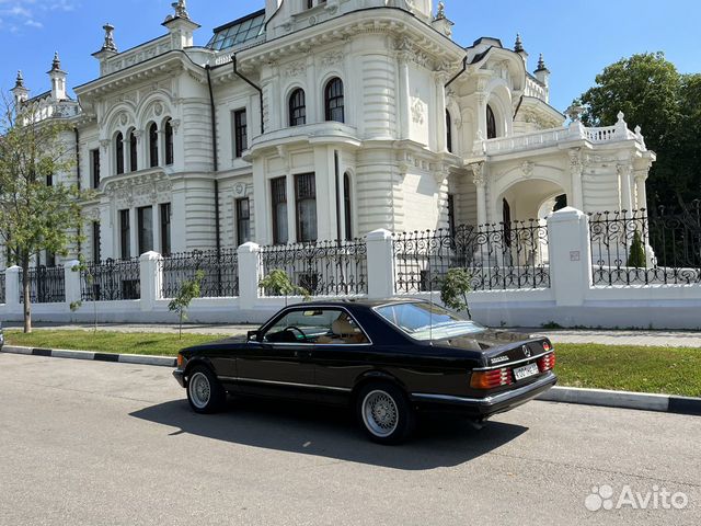 Фотосессия с Мерседес W 126 купе в стиле ретро