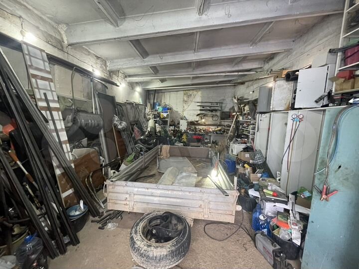 Гараж, > 30 м²