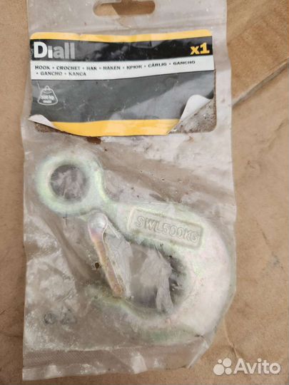 Крюк с блоком