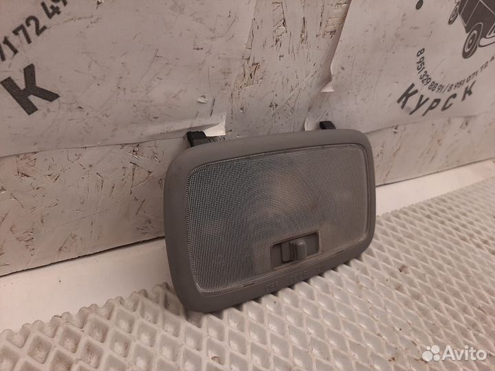 Задний плафон освещения салона Hyundai Elantra 4