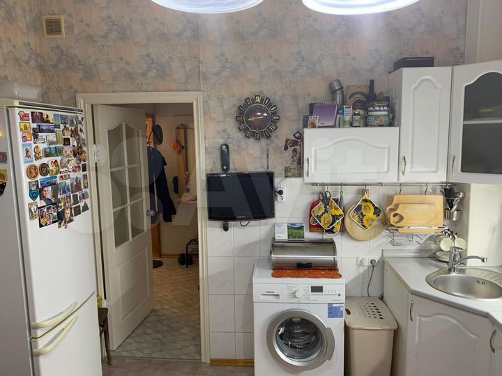 3-к. квартира, 71 м², 1/9 эт.