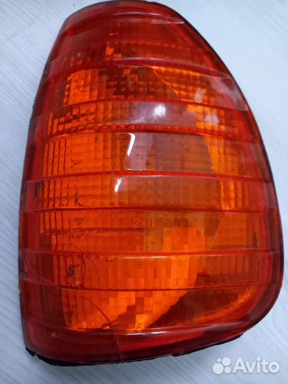 Поворотник w123 левый б/у