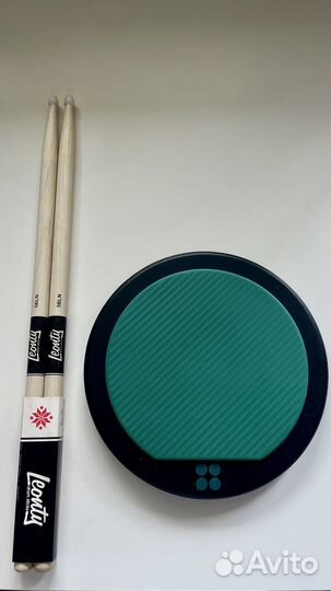 Пэд тренировочный и барабанные палочки leonty