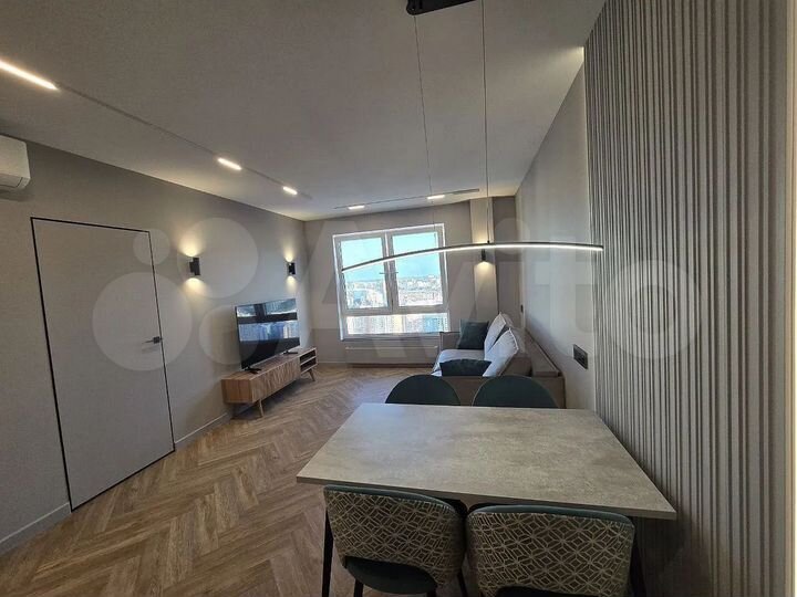 2-к. квартира, 43 м², 28/33 эт.