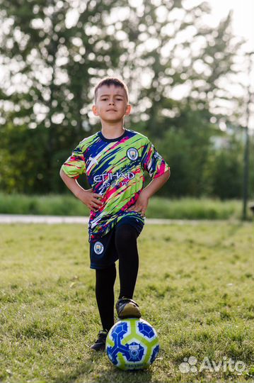 Футбольная форма Манчестер Сити Холанд