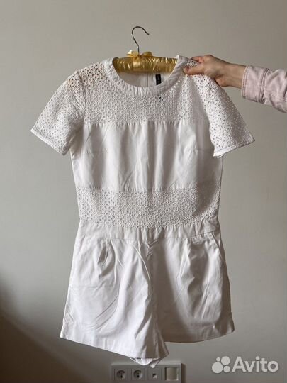 Белый комбинезон мини Concept Club забронирован