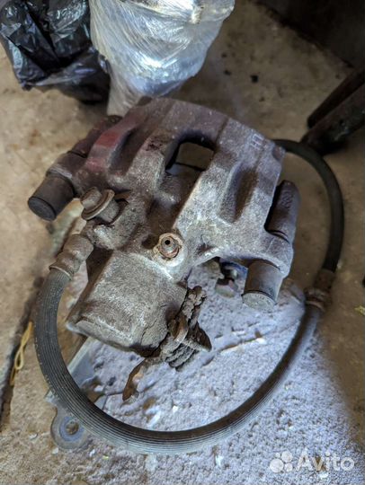 Ниссан примера п12 суппорт задний левый