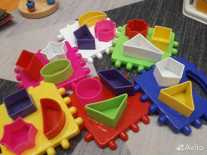 Развивающие игрушки для малышей пакетом