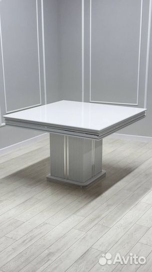 Стол и стулья от производителя. В наличии