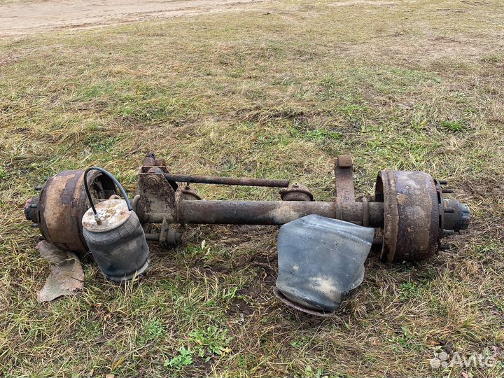 Ось на полуприцеп