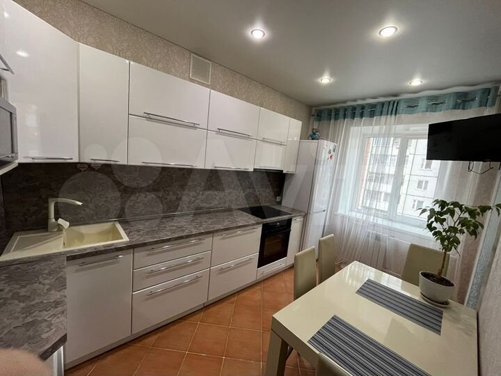 3-к. квартира, 90 м², 3/5 эт.