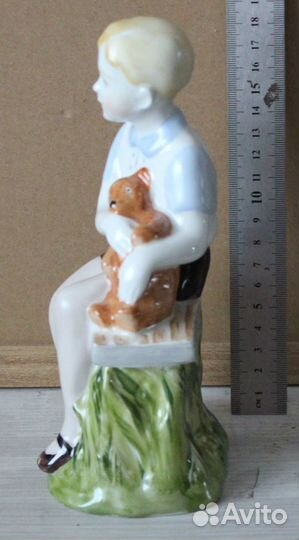 Статуэтка Мальчик с мишкой Фарфор лфз