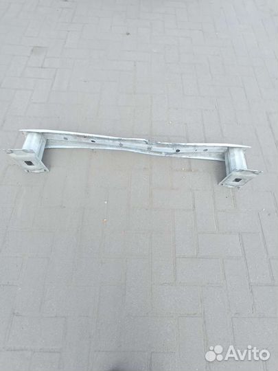 Suzuki Vitara 2 рестайлинг усилитель бампера