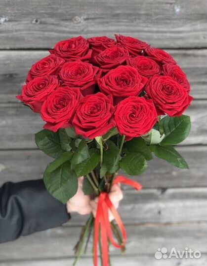Букет из 17 красных роз
