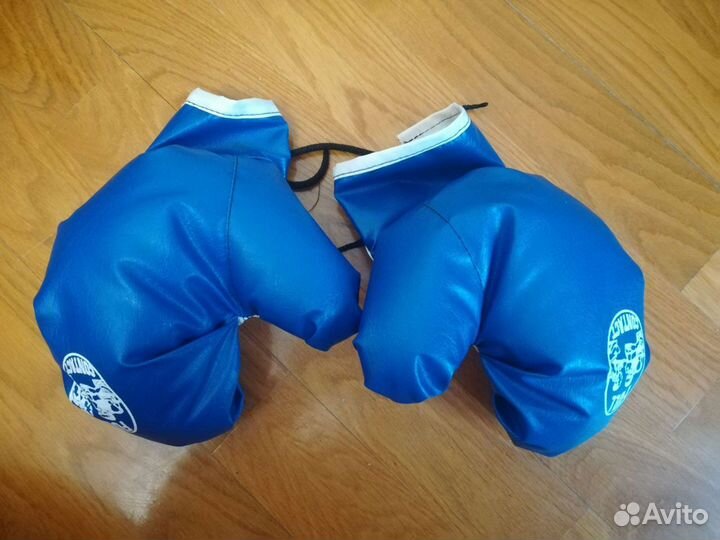 Боксерские перчатки детские новые