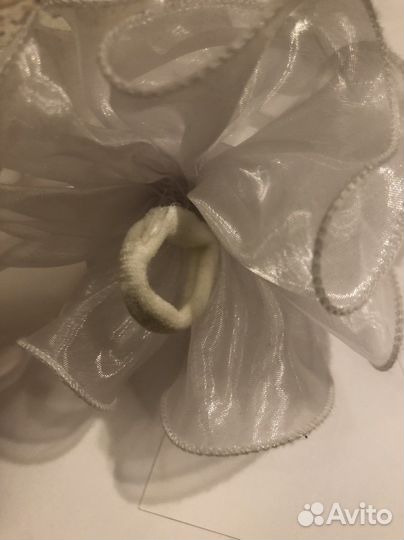 Белые бантики для волос