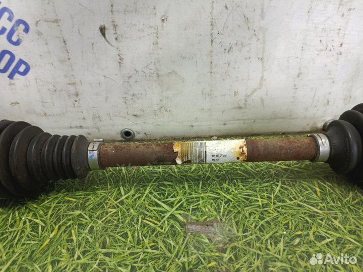 Привод передний левый Renault Fluence седан 1.6